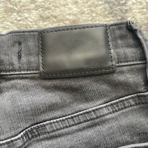 Madewell 9” Mid-Rise Skinny Jeans in Distressed Black Sea - Picture 4 of 13